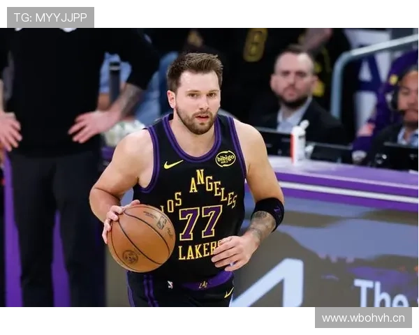 东契奇今晚教训布泽利斯深刻